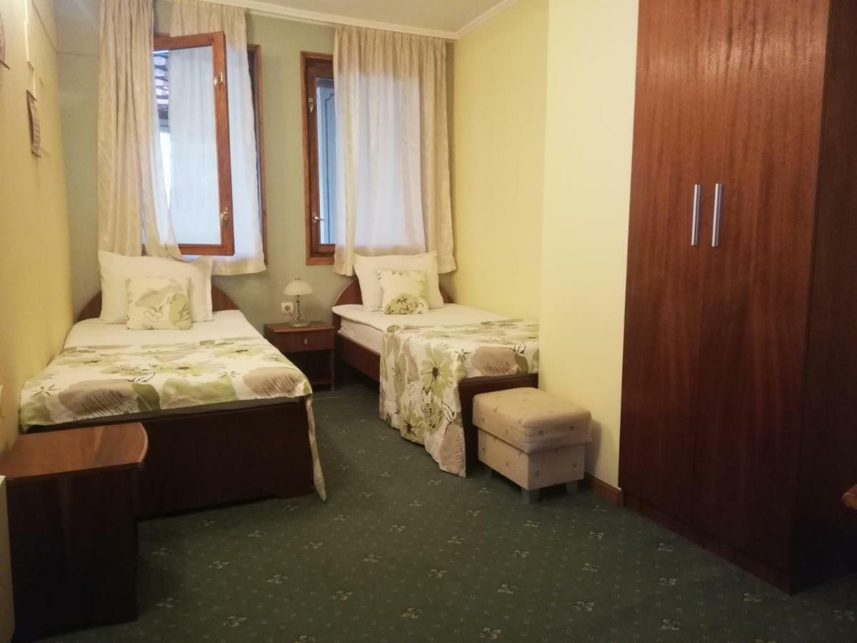 Family Hotel Bashtina Kashta Koprivchtitsa Extérieur photo